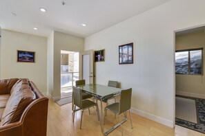 Dining - Mountain Retreat Near Lifts – Pet Friendly (Brian Head)