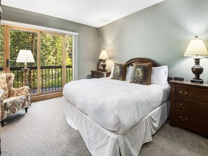 4 bedrooms, travel crib, WiFi, bed sheets