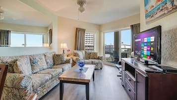 Smart-TV, DVD-Player, Tischtennisplatte, Bücher