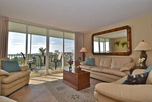 Smart-TV, DVD-Player, Stereoanlage, Arbeitsbereiche