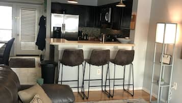 Smart TV, fireplace, DVD player