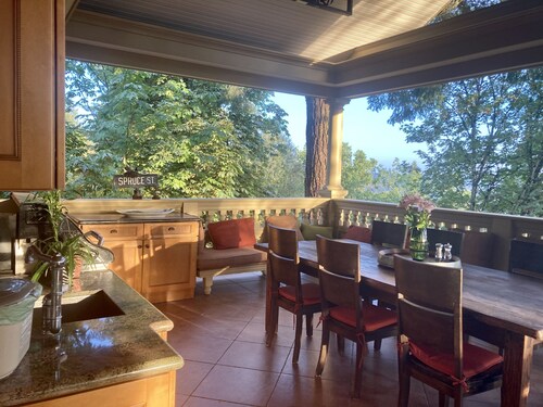 Exquisite Historic Suite Close to Downtown  14-21673