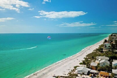 Villa Margarita Sparkles