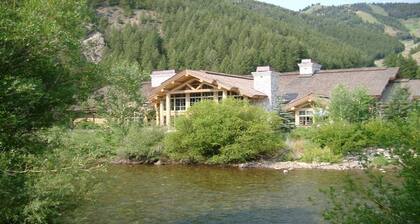 SV102 - Walk to Lifts & Town - Hot Tub & Pool