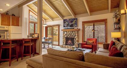 SV102 - Walk to Lifts & Town - Hot Tub & Pool