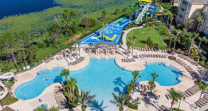 2 mailia DISNEY - VRBO TOP PICK - Allas- / teatterikoti Gated Windsor Hillsissa