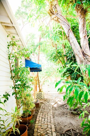 Exterior detail - Conch Republic Consul General's Cottage.-Historic District (Key West)