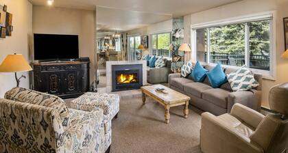 Vantage Point Condo 105 | Spacious 2BR in Lionshead Village