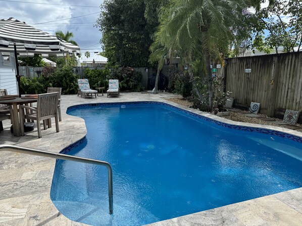 Piscine extérieure, piscine chauffée