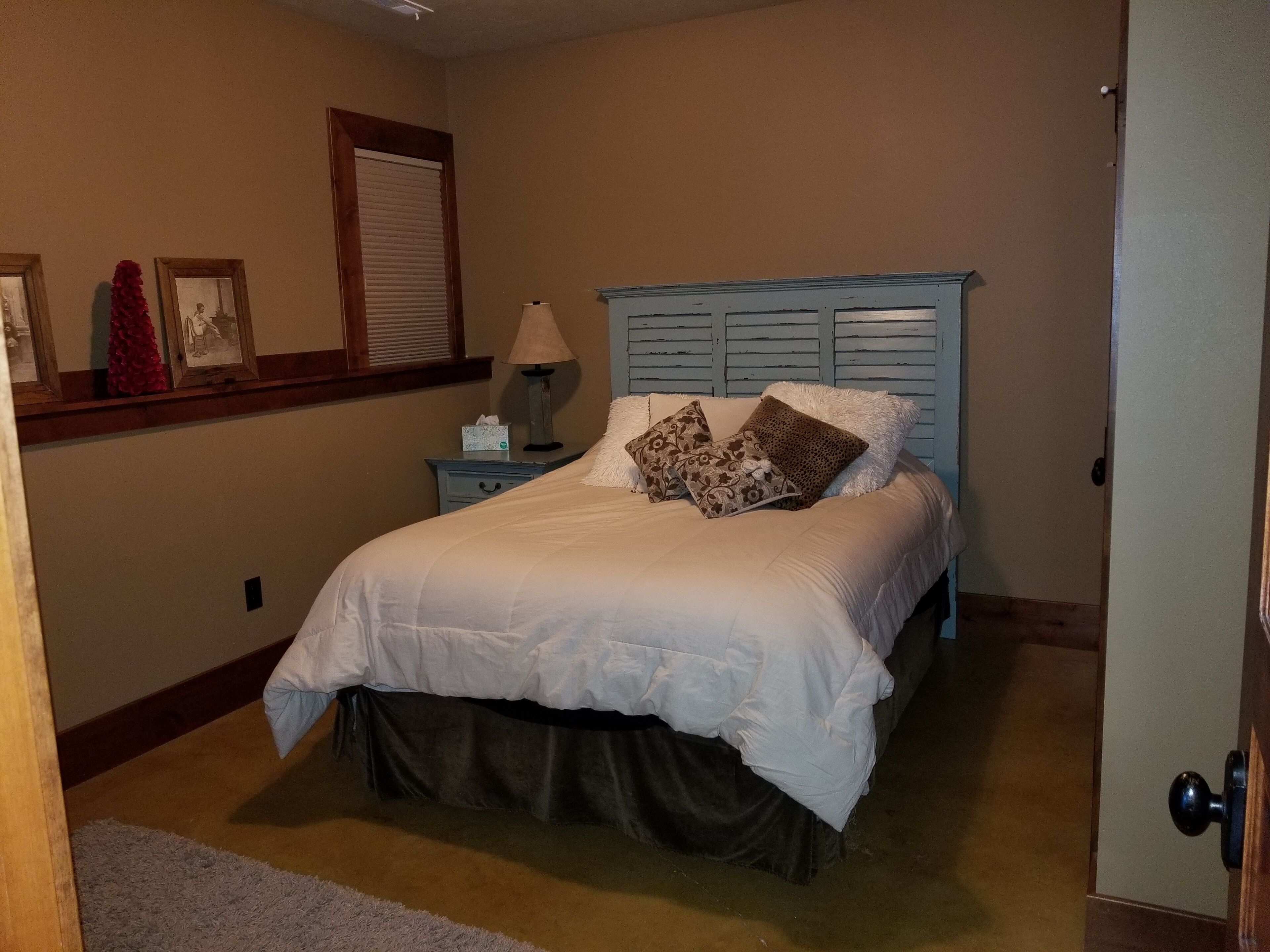 5 bedrooms, WiFi, bed sheets