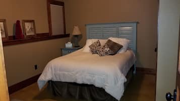 5 bedrooms, WiFi, bed sheets