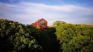 Exterior - Cabin on the Big Sioux River with a 100 acre wood. (Larchwood)