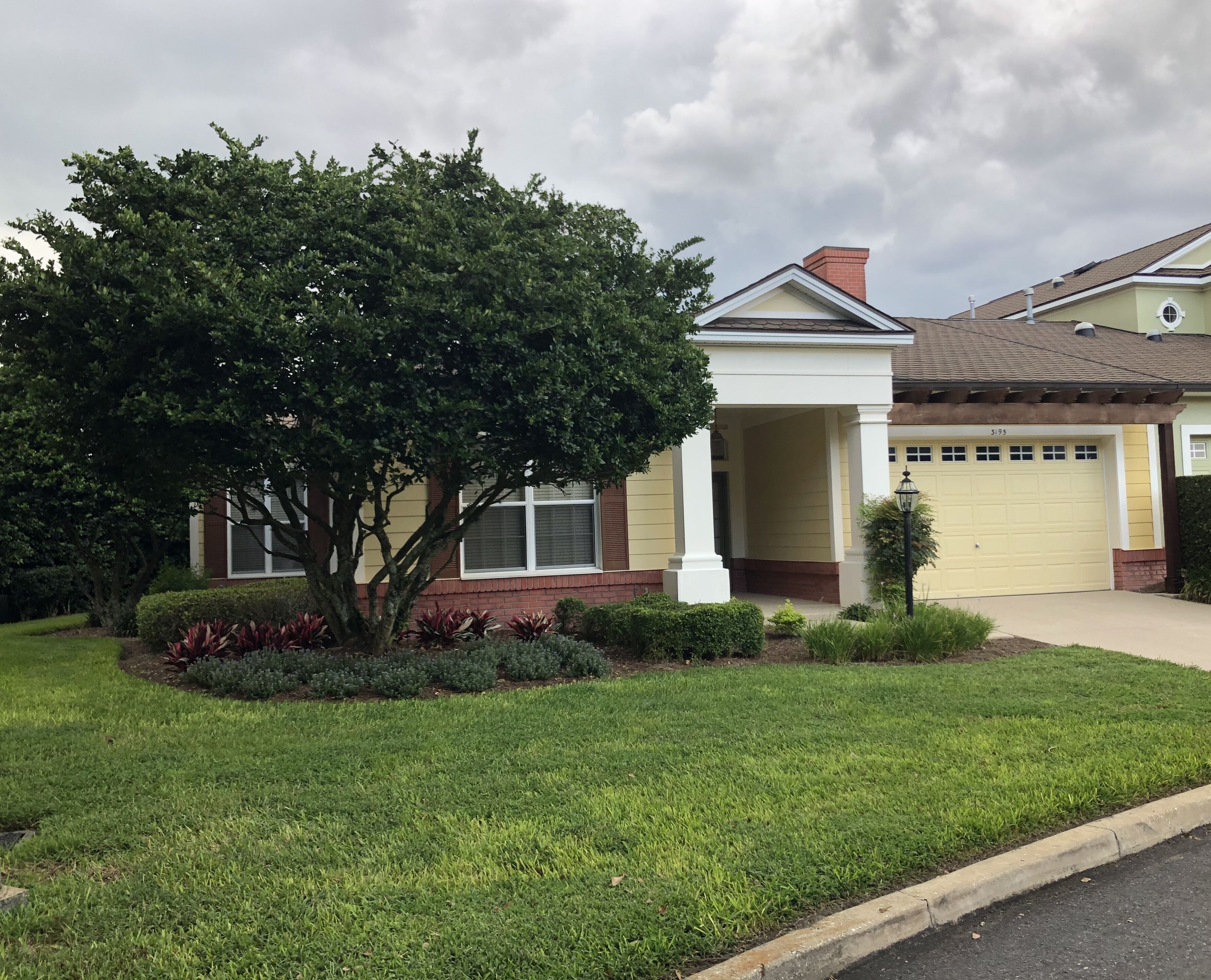 Wake to Panoramic Golf Views & Delight in Evening Sunsets, Peaceful Neighborhood