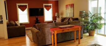 GORGEOUS AND MODERN describes this 6 bedroom home .