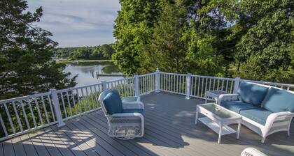 Waterfront Home on Beautiful Shelter Island w/Large Deep Water Dock