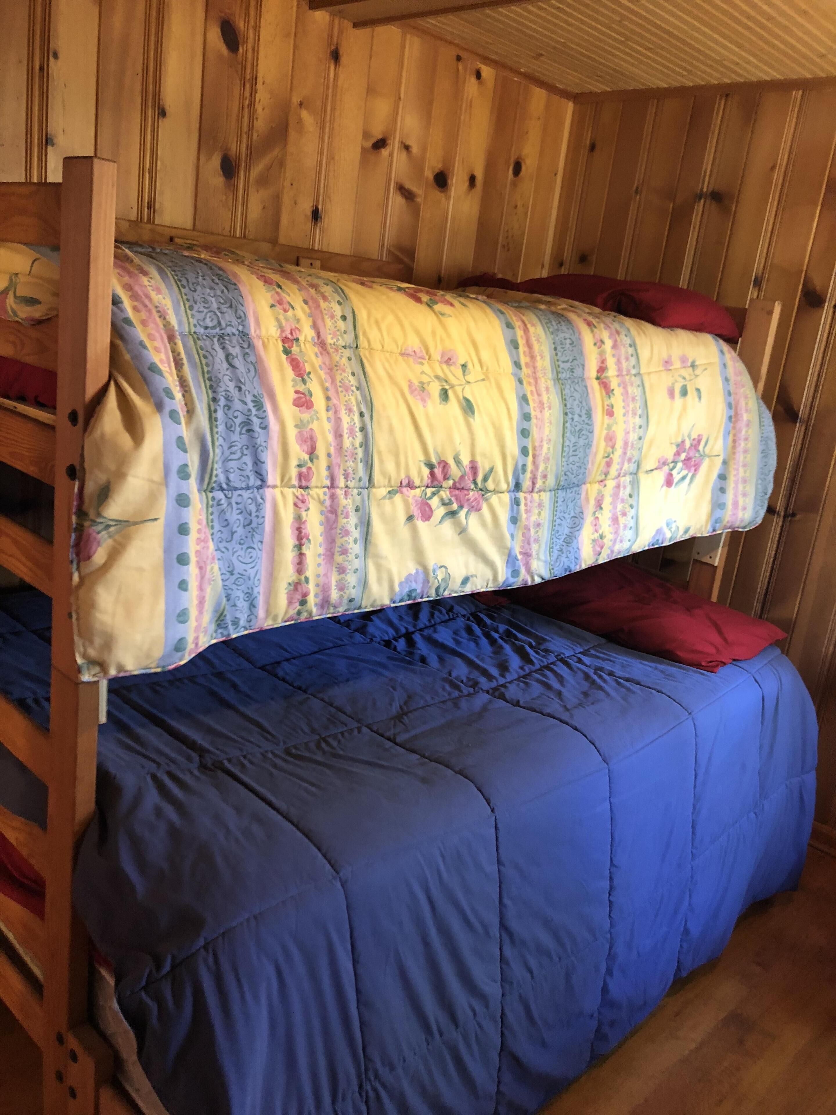 2 bedrooms, bed sheets