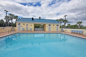 A heated pool - Leeward Key 804 Beach Service Included, 2 Bed/2 Bath Amazing Views (Miramar Beach)