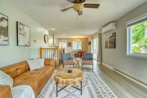 Smart TV, DVD player, stereo, offices - 2 Blocks From The Lake! (Lakeside)