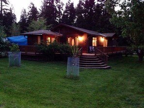 Exterior - 2 Blocks From The Lake! (Lakeside)