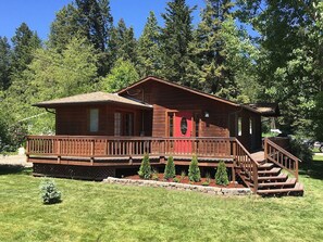 Exterior - 2 Blocks From The Lake! (Lakeside)