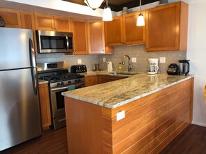 Fridge, microwave, oven, stovetop - Best Value in Snowmass! Walk to ski lifts and the Treehouse in less than 3 mins! (Snowmass Village)