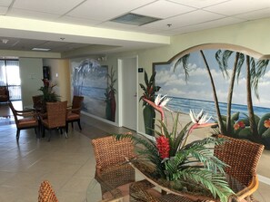 Dining - MAKAI'S CONVENTION CENTER NEWLY REMODELED OC INDOOR POOL FITNESS BILLIARDS  (Ocean City)