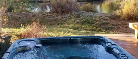 Bain à remous extérieur