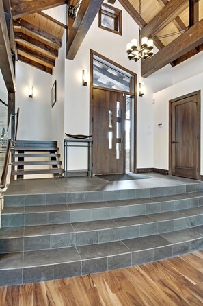 Interior - Brand new modern ski home, top of the line finishing, the ultimate cooks kitchen (Golden)