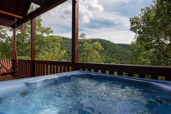 Bañera de hidromasaje al aire libre