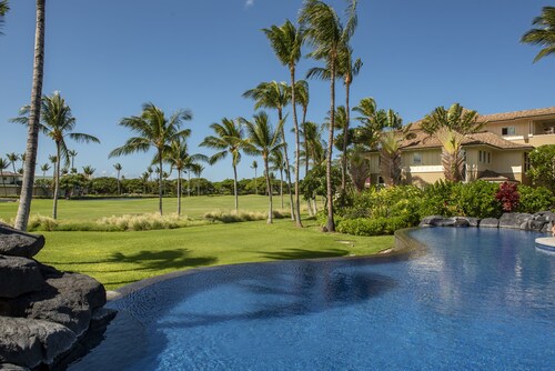 Penthouse - 3 Bedrooms 2 Baths