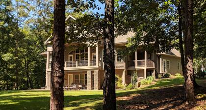 Järven edessä, hiljainen, yksityinen lahti 4. 75 hehtaarilla, kanootti, 2 kajakki, venelaiturit