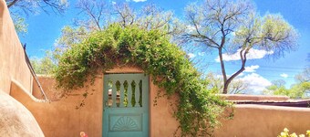 Historic Home of Taos Artist -Peak Season Dates Available! Best Location