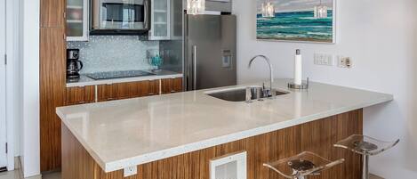 Fridge, microwave, stovetop, dishwasher