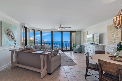 Exquisite 3/3 penthouse condo #1505 overlooking Bay and lazy river! 