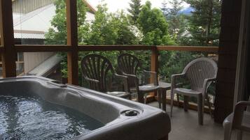 Bain à remous extérieur