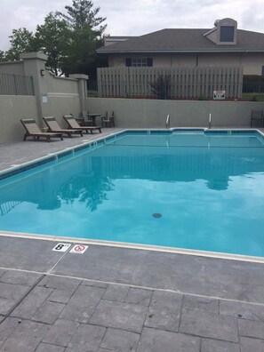 Outdoor pool - Walk-In Level - Newly Updated - Awesome View - Center Of Town (Branson)