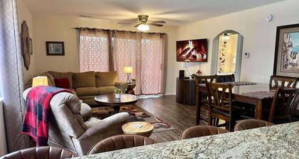 Walk-In Level - Newly Updated - Awesome View - Center Of Town