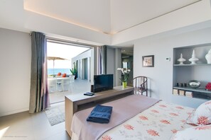 3 bedrooms, in-room safe, desk, iron/ironing board