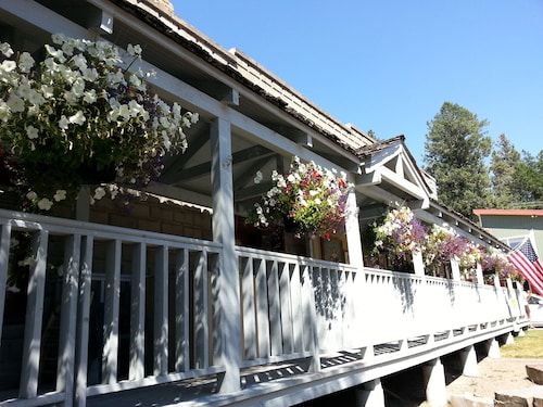 Second Story Hideaway