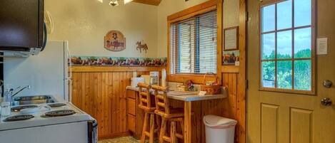 ثلاجة، ميكروويف، فرن، موقد طهي مسطح