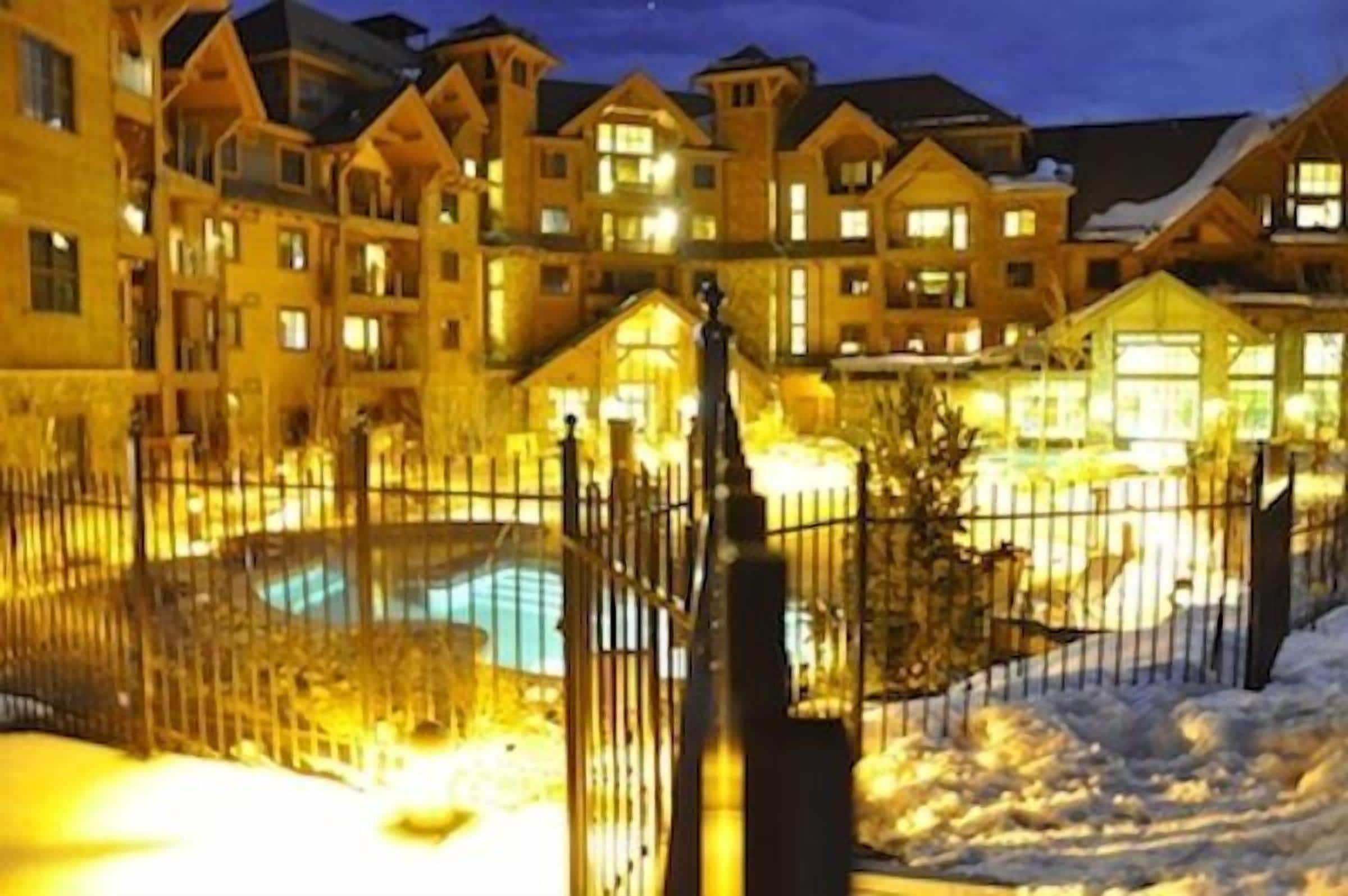 Grand Lodge on Peak 7  Lux Slopeside Ski In-Ski Out Amenities Galore March 9-16