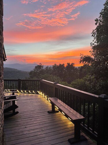 Upeat näkymät | Rauhallinen ja kutsuva Erittäin puhdas | Monet päivitykset