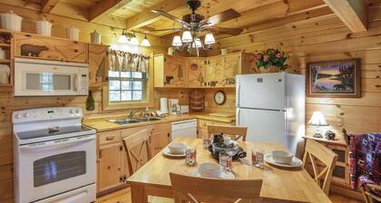 REAL LOG CABIN - TROUT STREAM - KALASTUS OMAISUUS - 25 minuuttia GATLINBURG