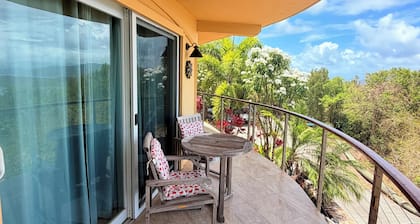 Retraite en couple avec une vue imprenable et un kayak à fond de verre inclus!
