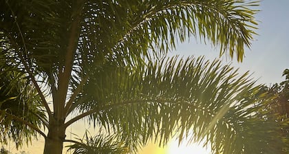 Couples Retreat, Sweeping VIEWS, Kayaks Await at the Beach!
