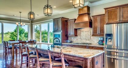 2nd House Built For Groups - 4 Suites, 8 Beds, WOW