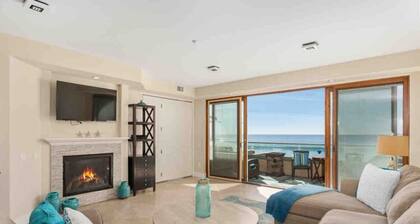 Dolphin Views, 3BR Oceanfront, Walk to Downtown Nightlife w Firepit