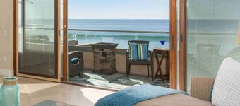 Dolphin Views,Oceanfront,  Walk to Restaurants