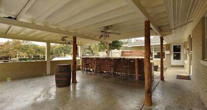 Available!! Hot Spot! Water View of Lake Austin, Across St. From Hula Hut!