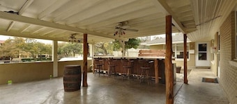 Disponible1 Hot Spot! Vue sur l'eau du lac Austin, de l'autre côté de la rue Depuis Hula Hut!